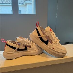 Nike White and Black Sneakers Classic Low-Top Design